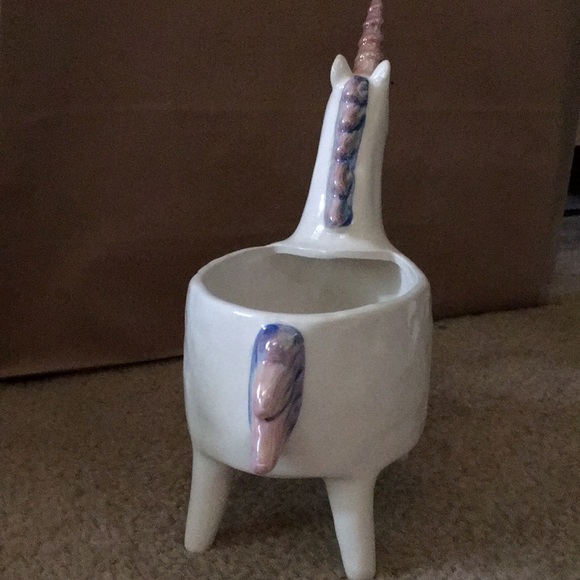 Unicorn planter ( fits a 4”) - Picture 2 of 3